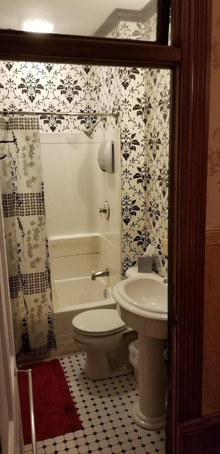 Historic Victorian Inn 수폴스 외부 사진