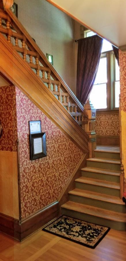 Historic Victorian Inn 수폴스 외부 사진
